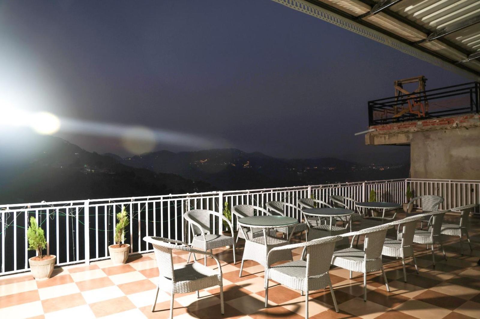 Hotel Mountain Shadow Kasauli Exteriér fotografie